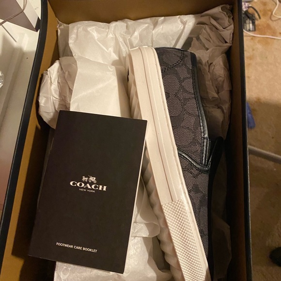 Women’s coach shoes - Picture 4 of 4